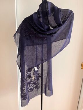 NWT Talbots large 92% Wool 8% Silk Scarf Shawl Hand Embroidered Navy Blue $149+